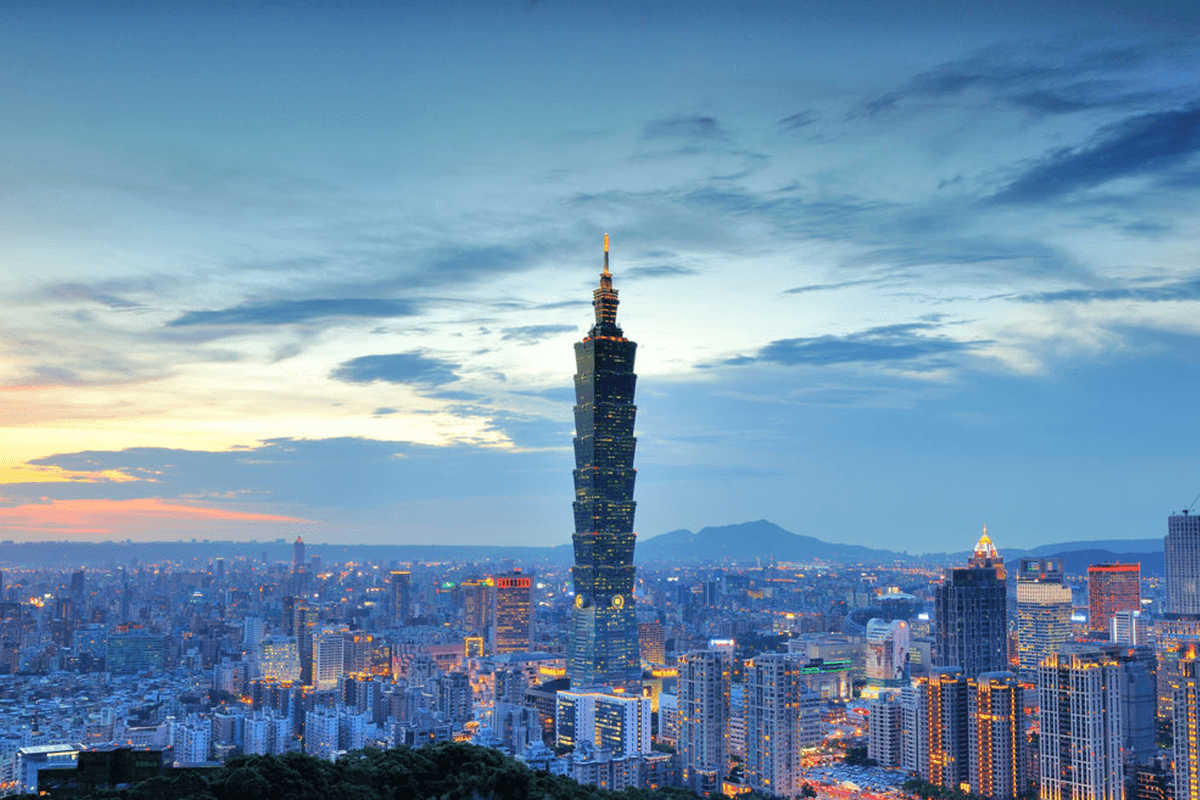 The Allure of Taipei: Art, History, and Modern Life