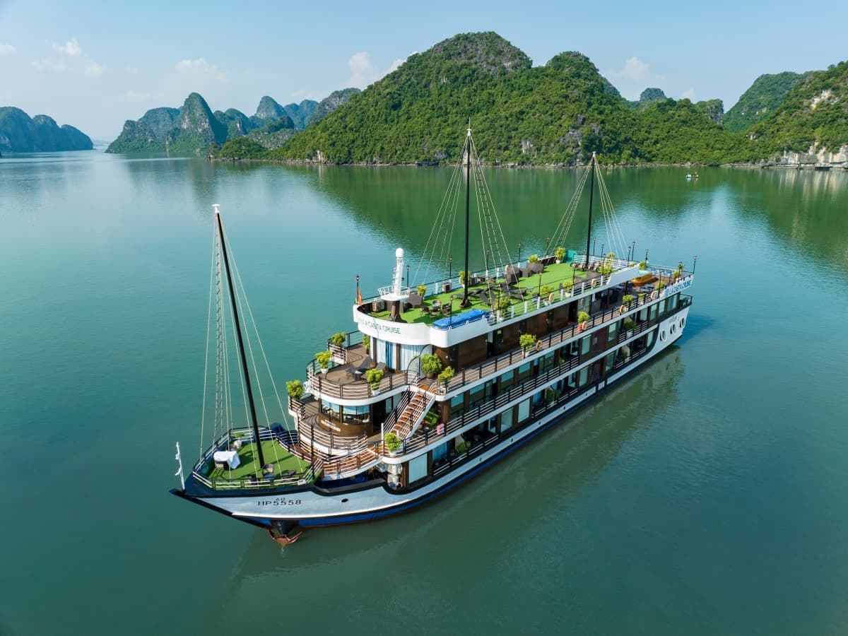 La Casta Daily Cruise - Luxury Day Tour