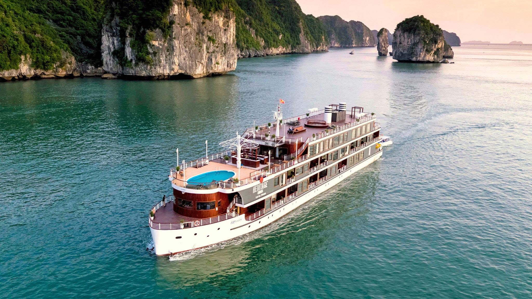 Heritage Cruises Binh Chuan - Boutique Art & Heritage Cruise