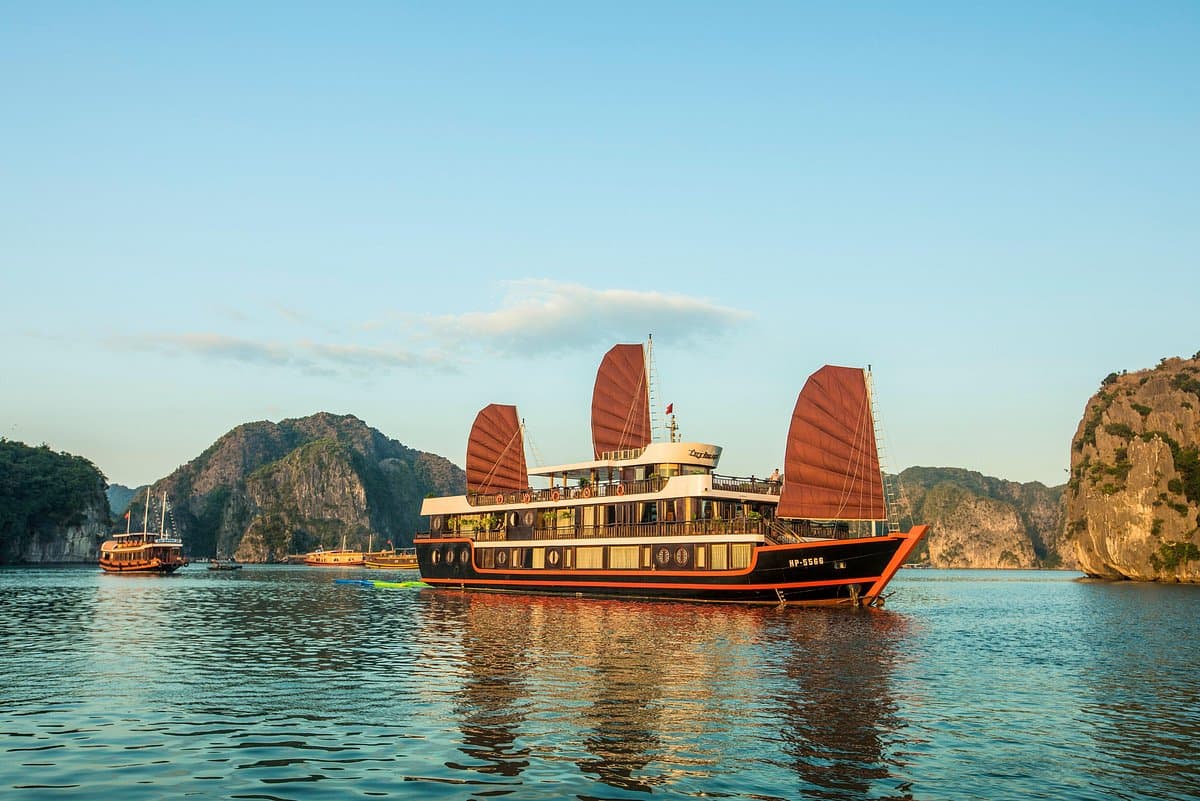 Cozy Boutique Cruise - Intimate Halong Bay Journey
