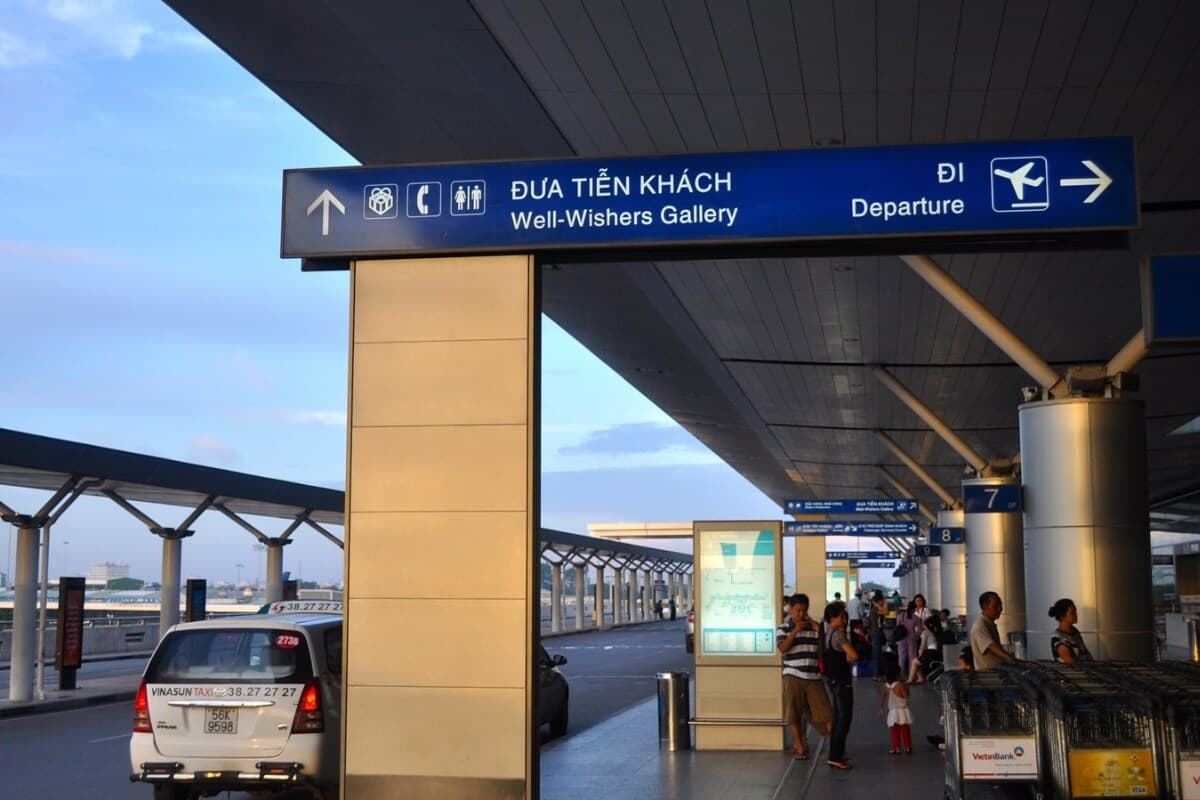 Saigon Tan Son Nhat Airport (SGN) VIP Fast-Track & Escort